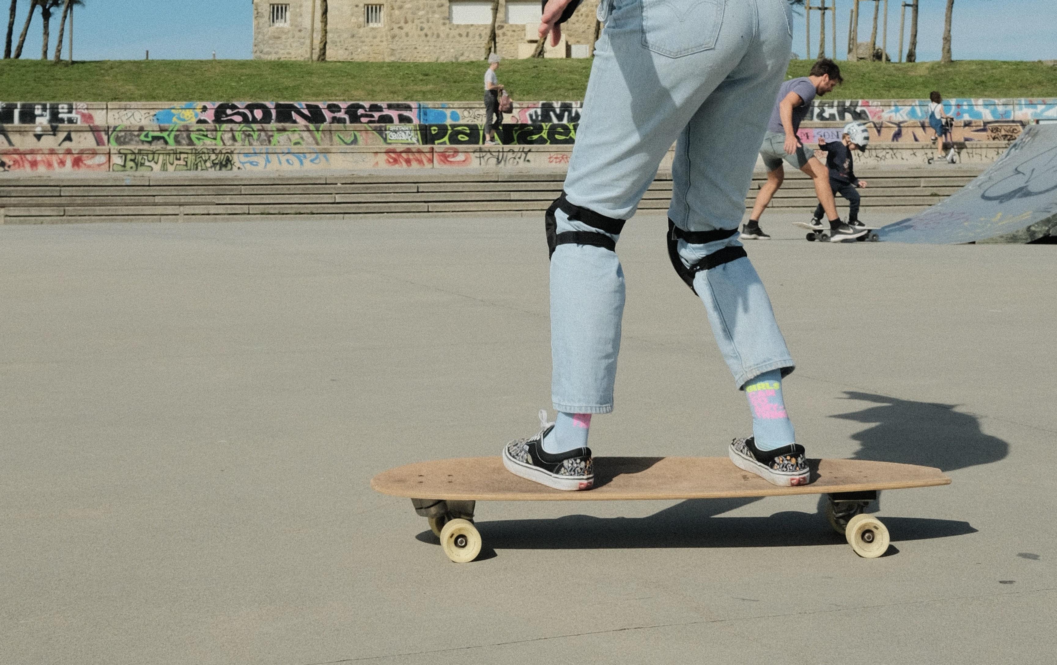 Surfskate - Photo fille skatepark
