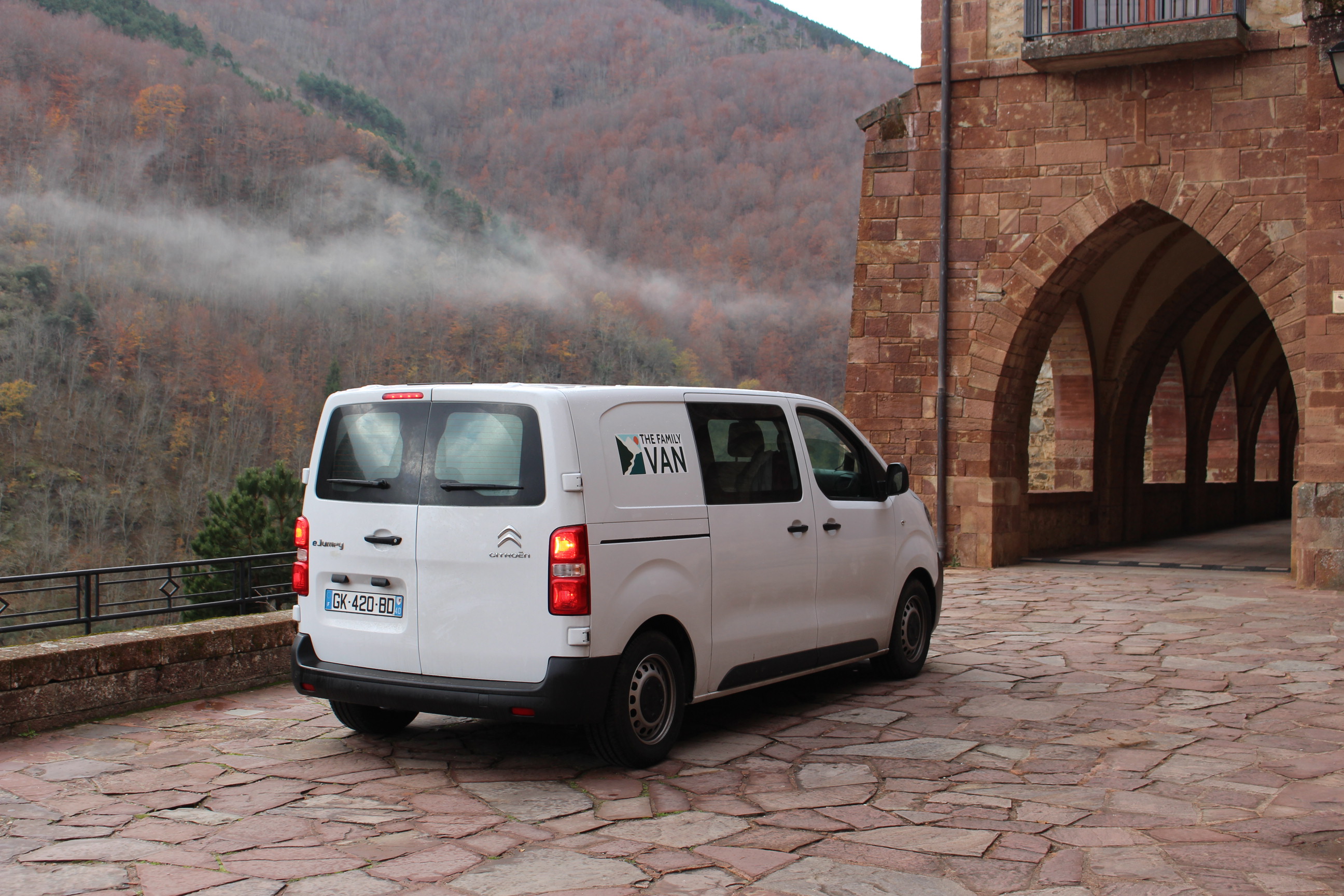 Optimiser ses trajets et ses recharges en Roadtrip en van aménagé électrique