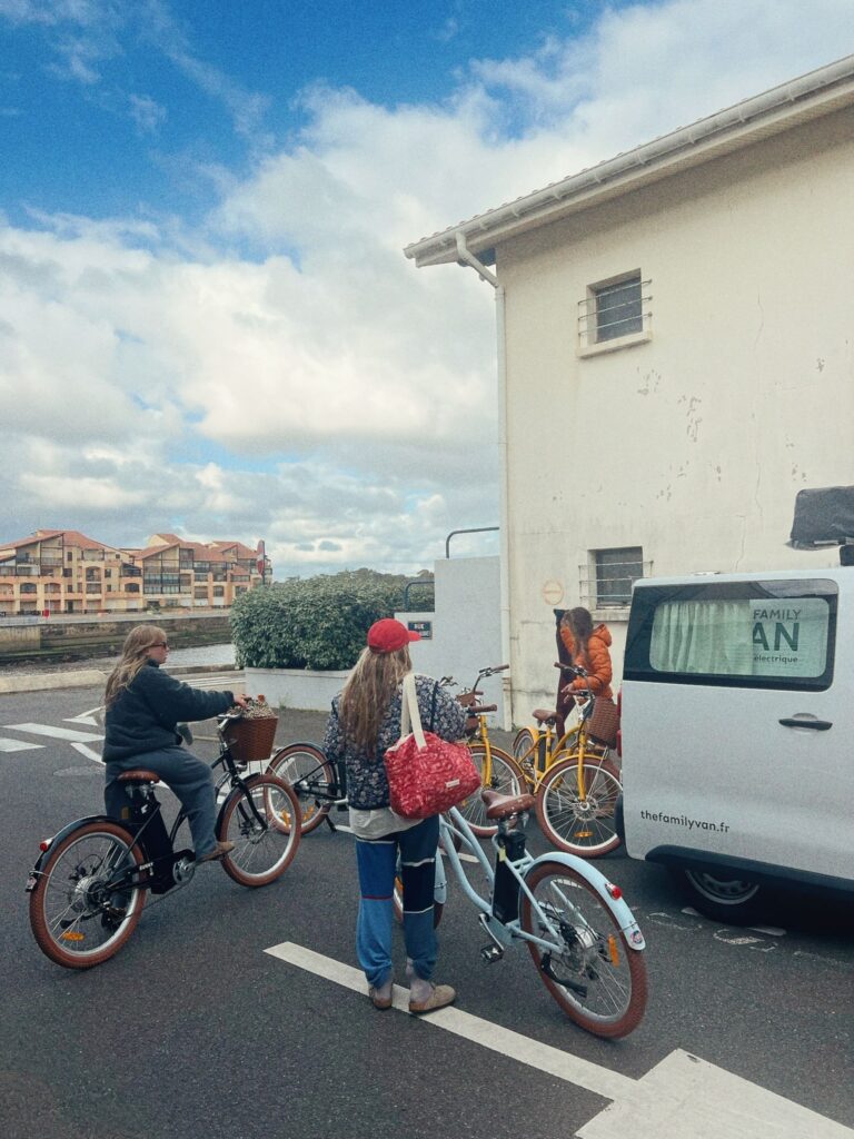 Témoignages : pourquoi choisir The Family Van comme retraite de surf dans le sud-ouest de la France ?